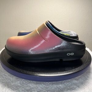 Oofos Oocloog Women’s Luxe Horizon Clogs Size 6
